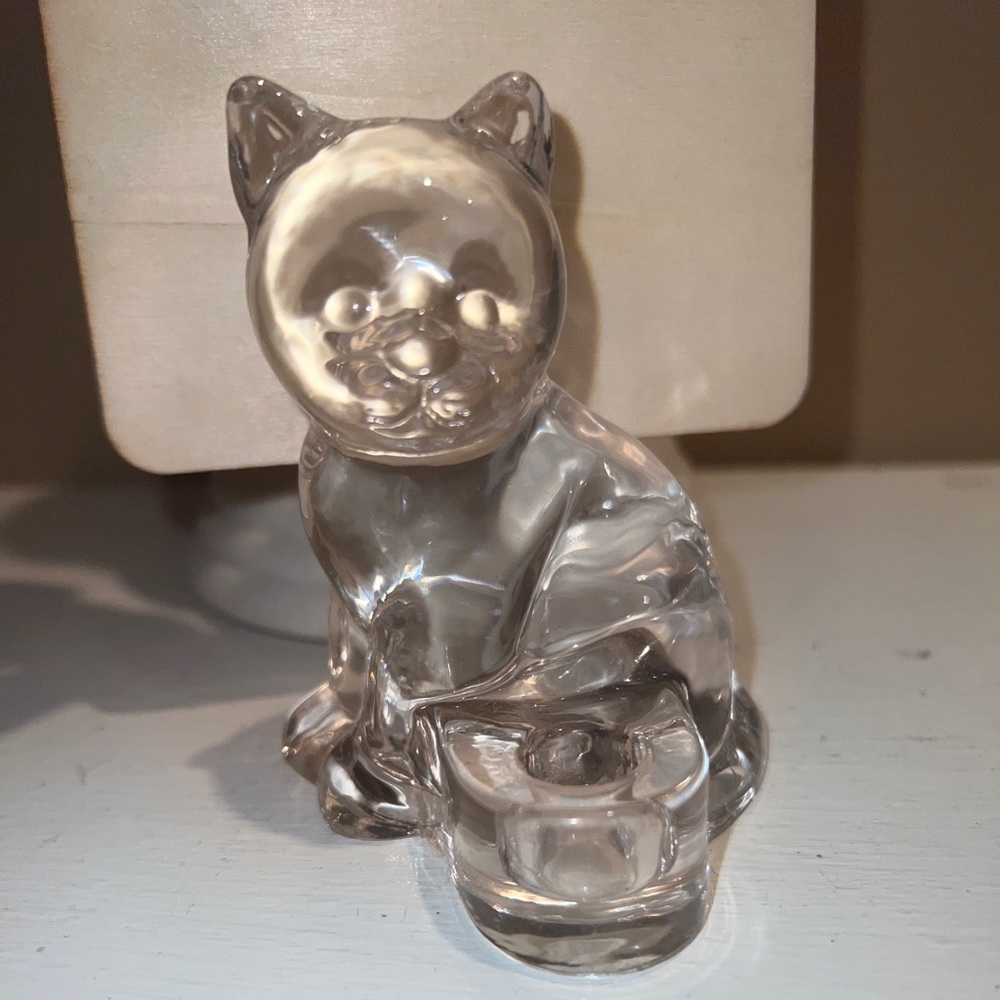 Vintage clear glass cat figurine paperweight